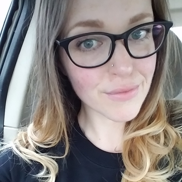 Meet your Posher, Mandy - Picture 3 of 4